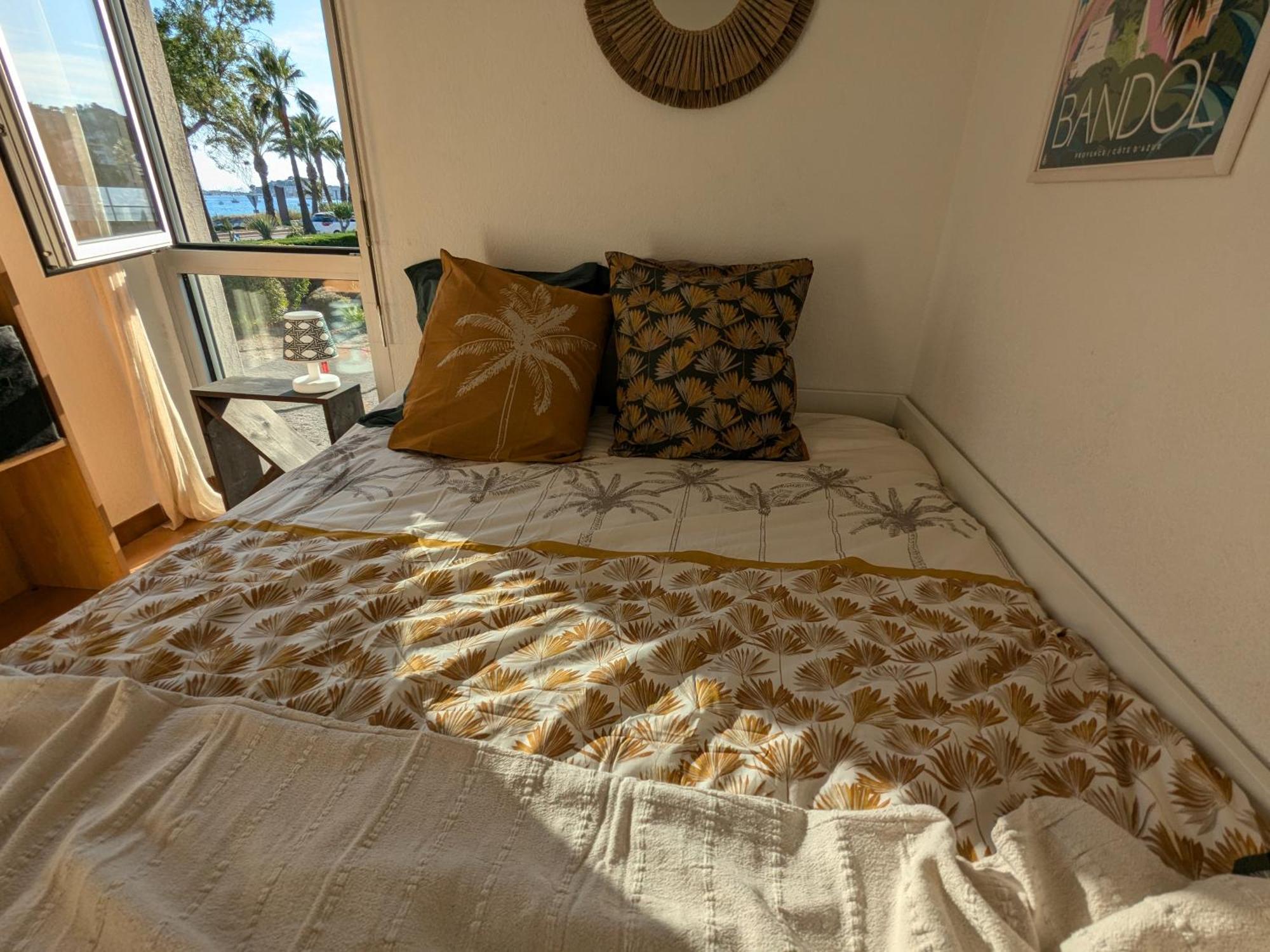"Le Palmier Dore", Cosy T3 A 3 Minutes A Pied Des Plages, Parking Et Clim Sanary-sur-Mer Exteriör bild